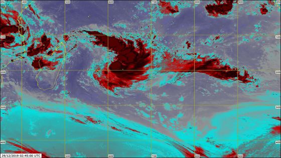 Météo : l’alerte 3 pas à écarter à Maurice ; la dépression tropicale pourrait passer à moins de 100 km de Blue-Bay