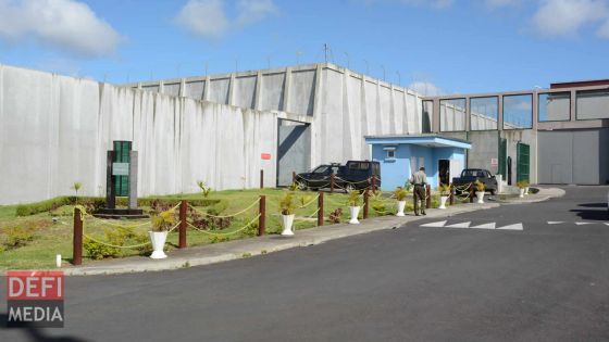 Deux femmes rendent visite à des prisonniers à Melrose avec de la drogue 