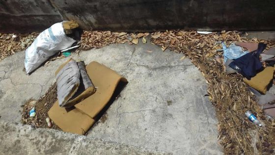 Les Salines : le caniveau transformé en bac à ordures