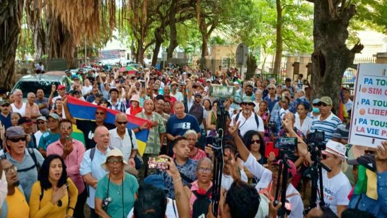 Réenregistrement des cartes SIM : le «Kolektif Pa Tous Nous Sim Card» dénonce le «harcèlement des opérateurs»