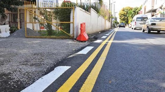 À Borstal : une double ligne jaune fait des mécontents