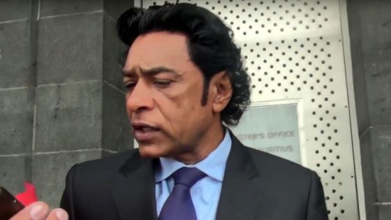 Nando Bodha, à sa sortie du Conseil des ministres : «Monn fini travay, les mo al lakaz»