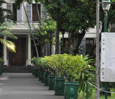 Réclamation de dommages: un ancien directeur des enquêtes de l’Icac cité dans une plainte en Cour suprême