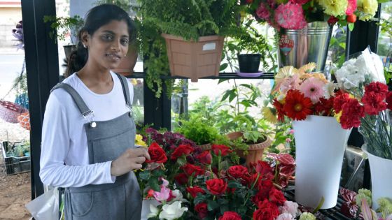 Aziziah Soydan : la graphiste devenue fleuriste