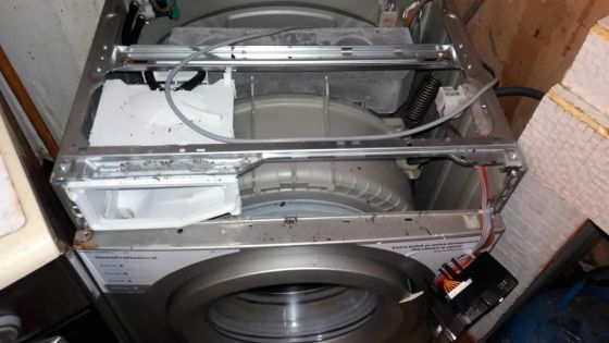 Machine à laver en panne après moins d’un an : il réclame des explications au magasin