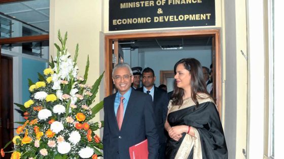  Budget 2016-17: tremplin pour le poste de Premier ministre