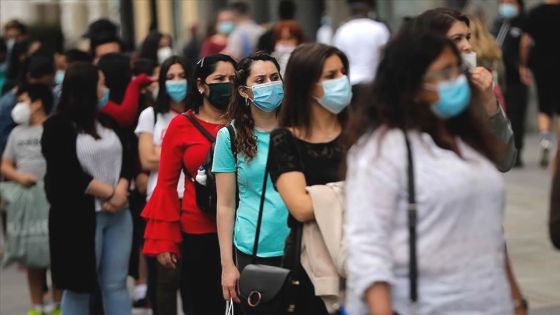 Ce que la vie pourrait ressembler avec la Covid-19 en 2022