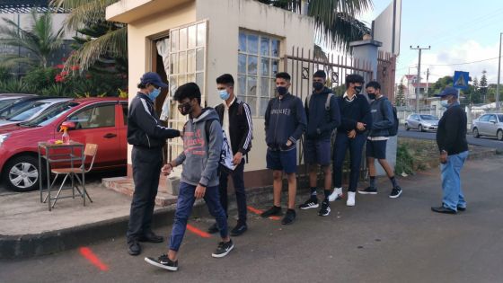 Après les cours en ligne : reprise des classes en présentiel pour les écoliers et collégiens ce lundi 