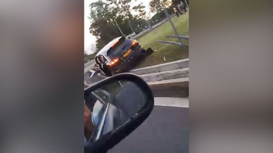 Beau-Plan : une voiture fait une sortie de route