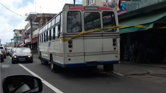 Bel-Air : il exhibe son sexe et provoque un accident ; le bus bloque toujours la circulation