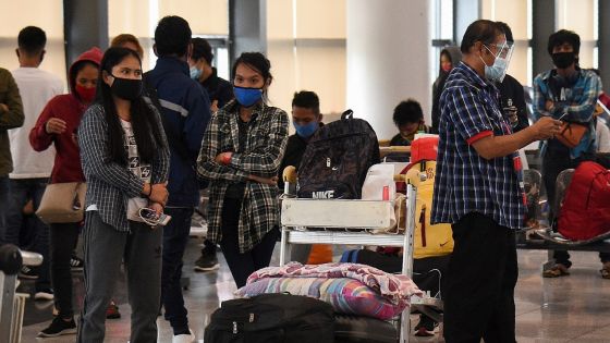 Covid-19 : près de 700.000 morts dans le monde, des masques obligatoires en plein air