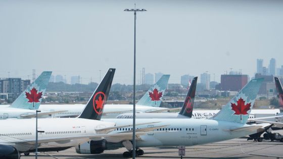 Les avions d'Air Canada cloués au sol par une grève, le gouvernement intervient
