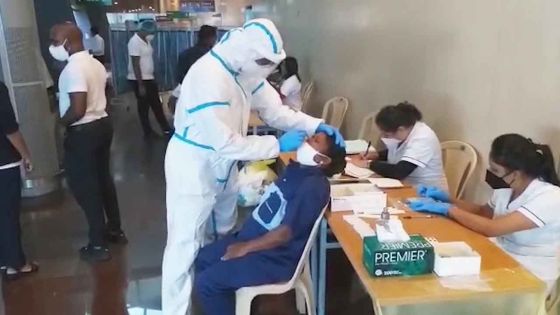 Covid-19 : dépistage pour les ‘frontliners’ de l’aéroport  