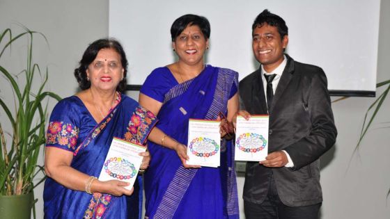 Ajagen Rungen publie un livre sur les réseaux sociaux