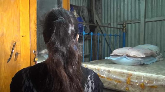 À 22 ans, elle se bat pour construire une maison décente