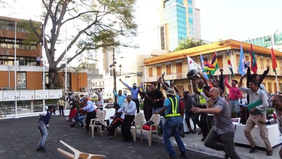 JIOI – Explosion de joie devant la mairie de Port-Louis pour la qualification du Club M