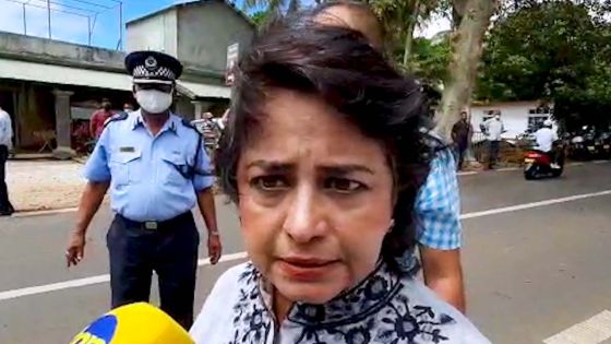 Policière tuée lors d’une livraison contrôlée : « Eski desant pou ladrog gayn zis 2 dimounn ki fer sa ? », réagit Ameenah Gurib-Fakim
