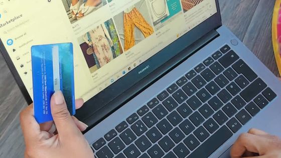 E-shopping pendant la période des fêtes : attention aux arnaques ! 