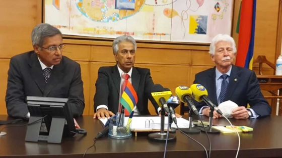 Suivez en direct la conférence de presse du leader de l'Opposition, Arvin Boolell