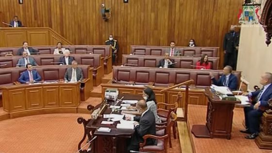 Une question sur CorexSolar International met le feu aux poudres au Parlement 