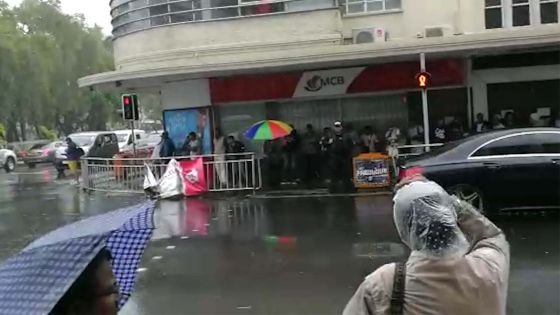 [En images] Les ATM pris d’assaut