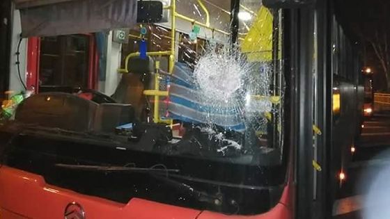 Trianon : un homme lance une pierre sur un bus de la compagnie UBS