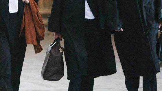 Covid-19 : les avocats dispensés de cartes vaccinales et de tests PCR en se rendant au poste