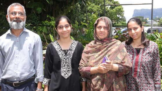 Étudiante au QEC, Rabiah Bahemia, lauréate comme sa sœur