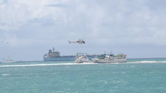 Bateaux échoués à Bain-des-Dames : deux tonnes de diesel déjà extraites
