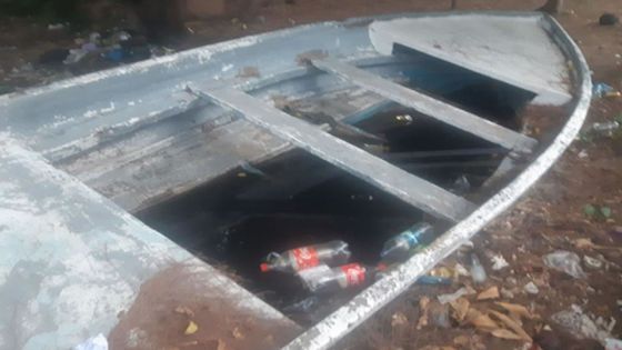 Flic-en-Flac : un bout de la plage transformé en un « cimetière de bateaux », selon un internaute