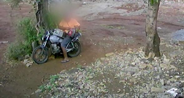 Roche-Bois : un homme volant deux batteries de camion filmé par une caméra de surveillance