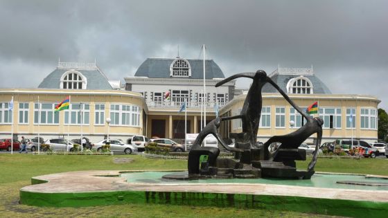 Beau-Bassin/Rose-Hill : naufrage des petits partis