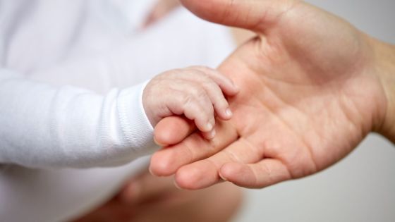 Elle décède 2 jours après son accouchement : l'avis du SLO sollicité par rapport à l'acte de naissance de son nourrison 