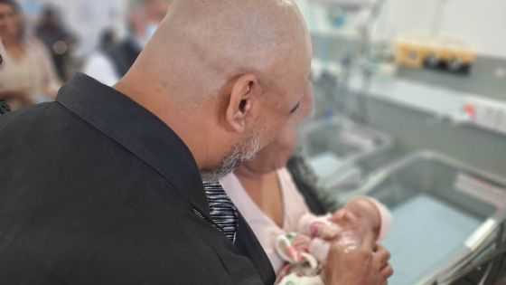 Dénouement heureux après 17 jours : une famille d’accueil pour Solea, le bébé abandonné à Stanley