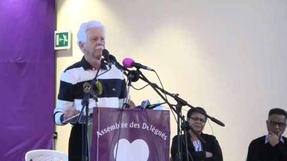 Bérenger : «Mo fier parski enn dinozor lapat prop, mwa sa!»