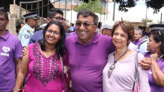 [En images] Nomination Day : les trois candidats mauves sont arrivés au Nomination Centre de l’école Baichoo Madhoo