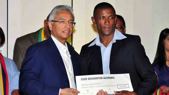 Allowance Scheme for retired athletes : Buckland affirme ne pas toucher son allocation depuis quatre mois