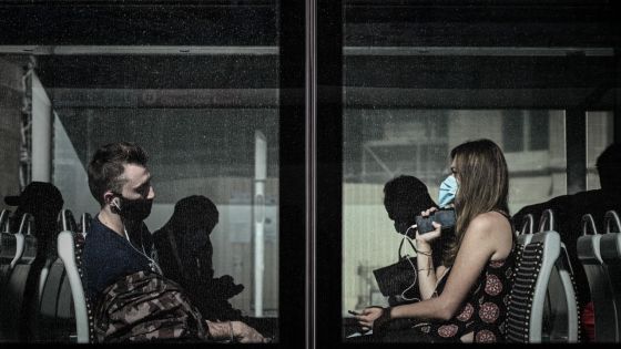 Covid en France: le masque n'est plus obligatoire dans les transports