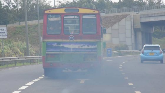 Bus fumigènes : entre santé publique et urgence écologique