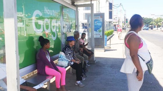 Confinement national : les autobus opèrent à fréquence réduite