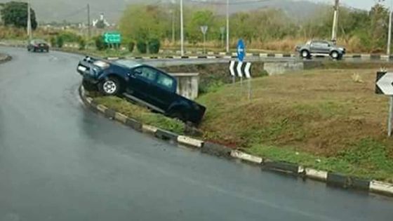  Calebasses : un 2x4 finit sur un rond-point