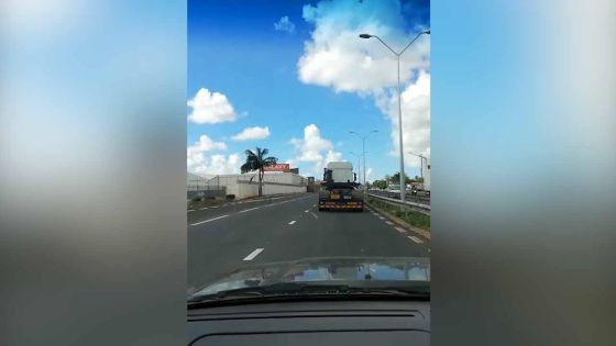 Riche-Terre : indignation d’un conducteur sur le danger d’un poids lourd 