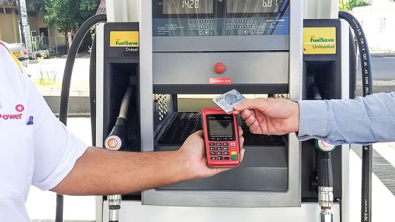 Prix du pétrole : un contexte international et local favorable à une baisse