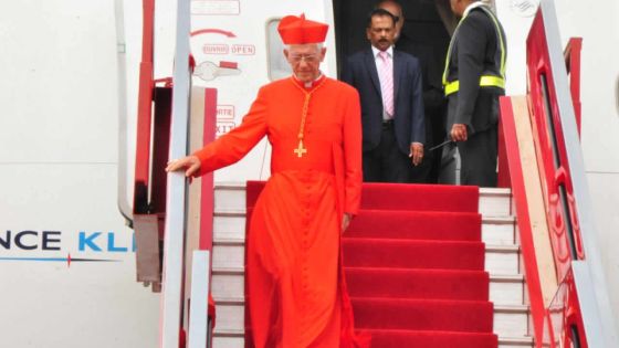 Aéroport de Plaisance : tapis rouge pour le cardinal Maurice E. Piat