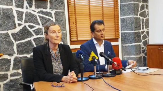 Covid-19/frontières : suivez en direct la conférence de presse du Dr Joomaye et du Dr Gaud