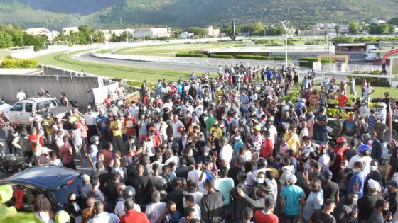 Les personnes présentes aux funérailles du jockey Juglall ont été sensibilisées quant aux risques sanitaires, selon la police