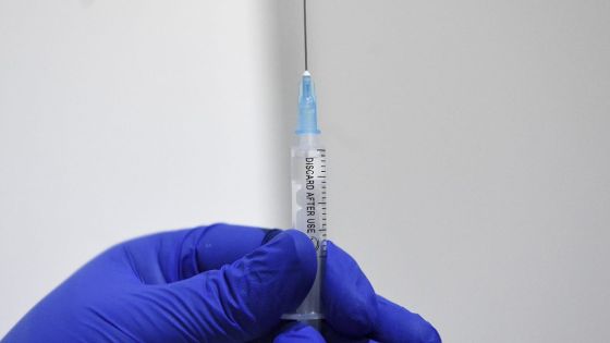 Chili : deux vétérinaires poursuivis pour avoir administré des vaccins contre le coronavirus canin