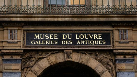 Vol d'or au Muséum d'histoire naturelle à Paris: une Chinoise mise en examen et écrouée