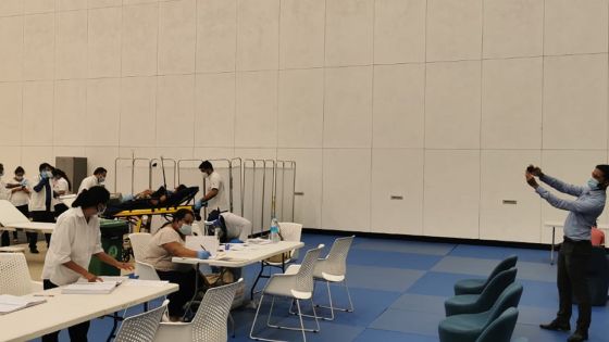 Vaccination au Côte d’Or National Sports Complex : une femme transportée à l’hôpital après s’être sentie mal
