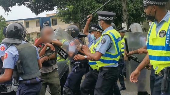 Assassinat de Fakhoo : deux personnes arrêtées après les échauffourées devant la Cour de Rose-Hill 